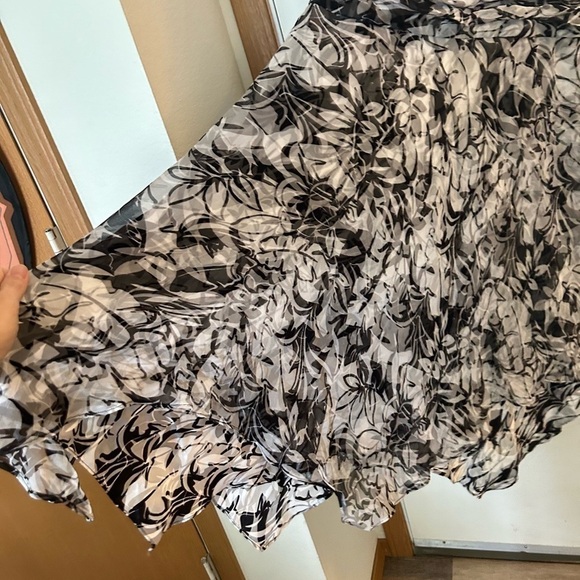 Donna Ricco size 14, 100% silk, black and white floral print dress - Picture 5 of 11